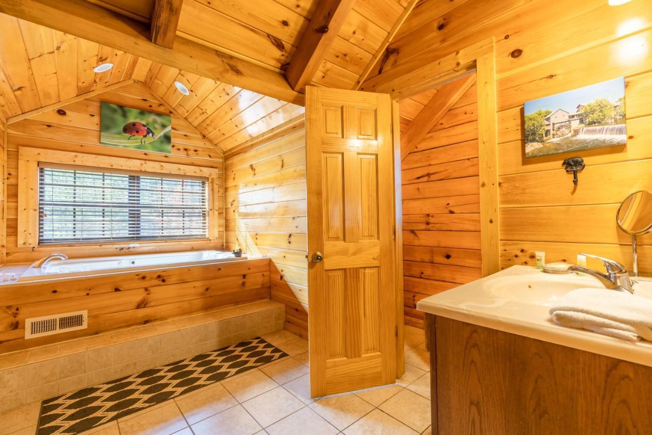 Comfort Cabin Bearway To Heaven W Private Hot Tub Pigeon Forge Ngoại thất bức ảnh